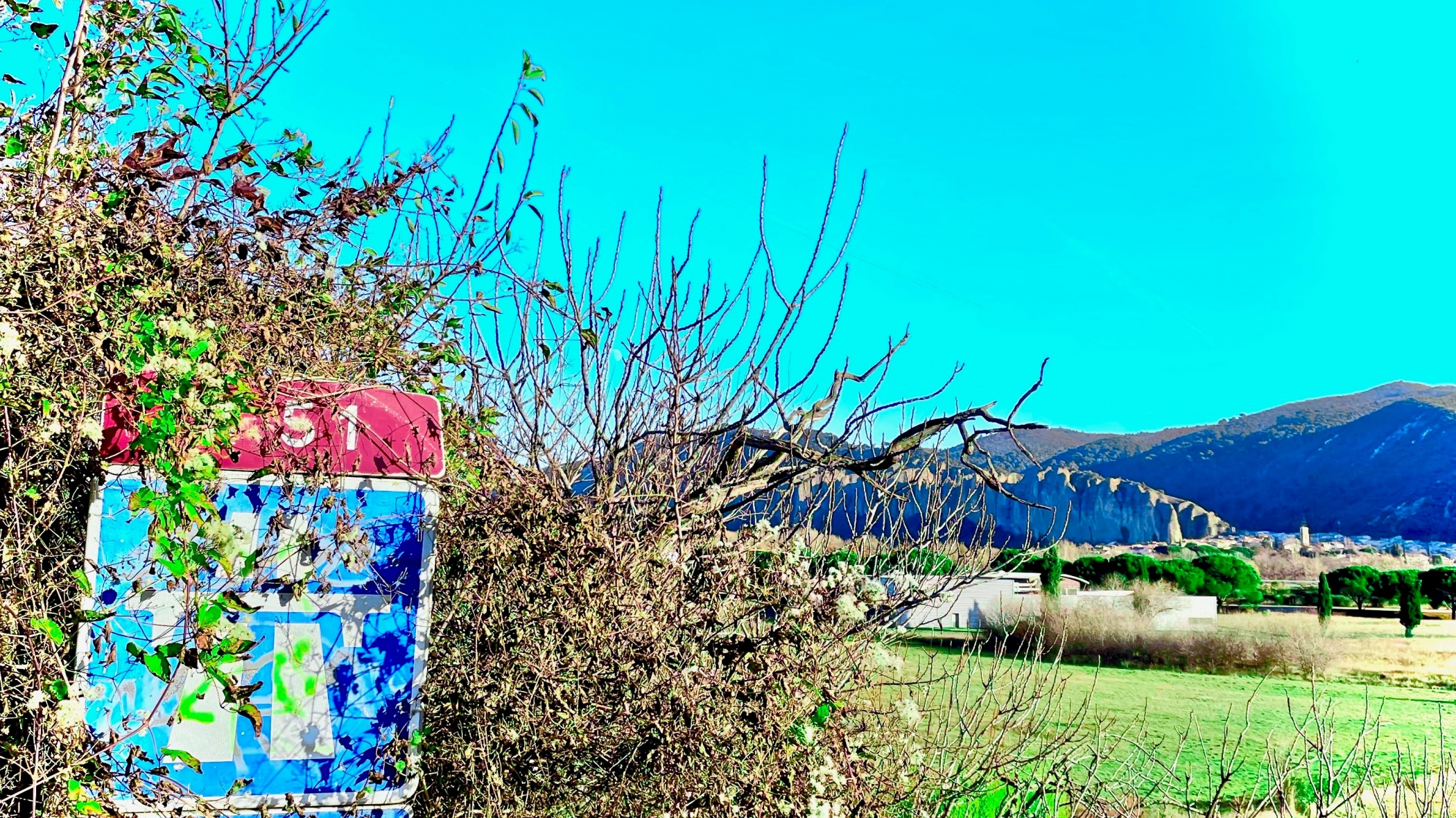 Les anges dépassent