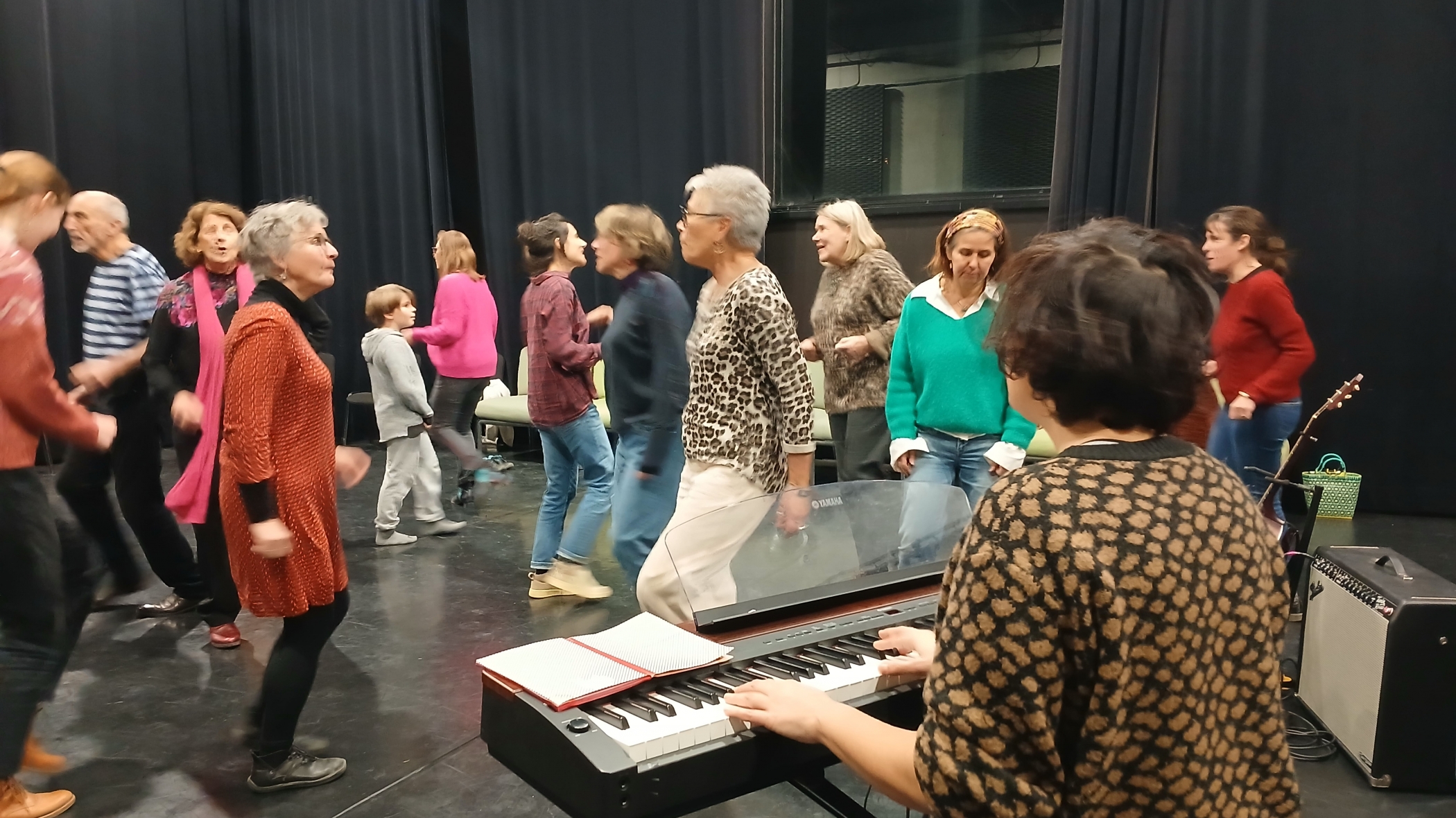 Cordes vocales et sourires au rendez-vous pour un atelier voix avec Marion Rampal