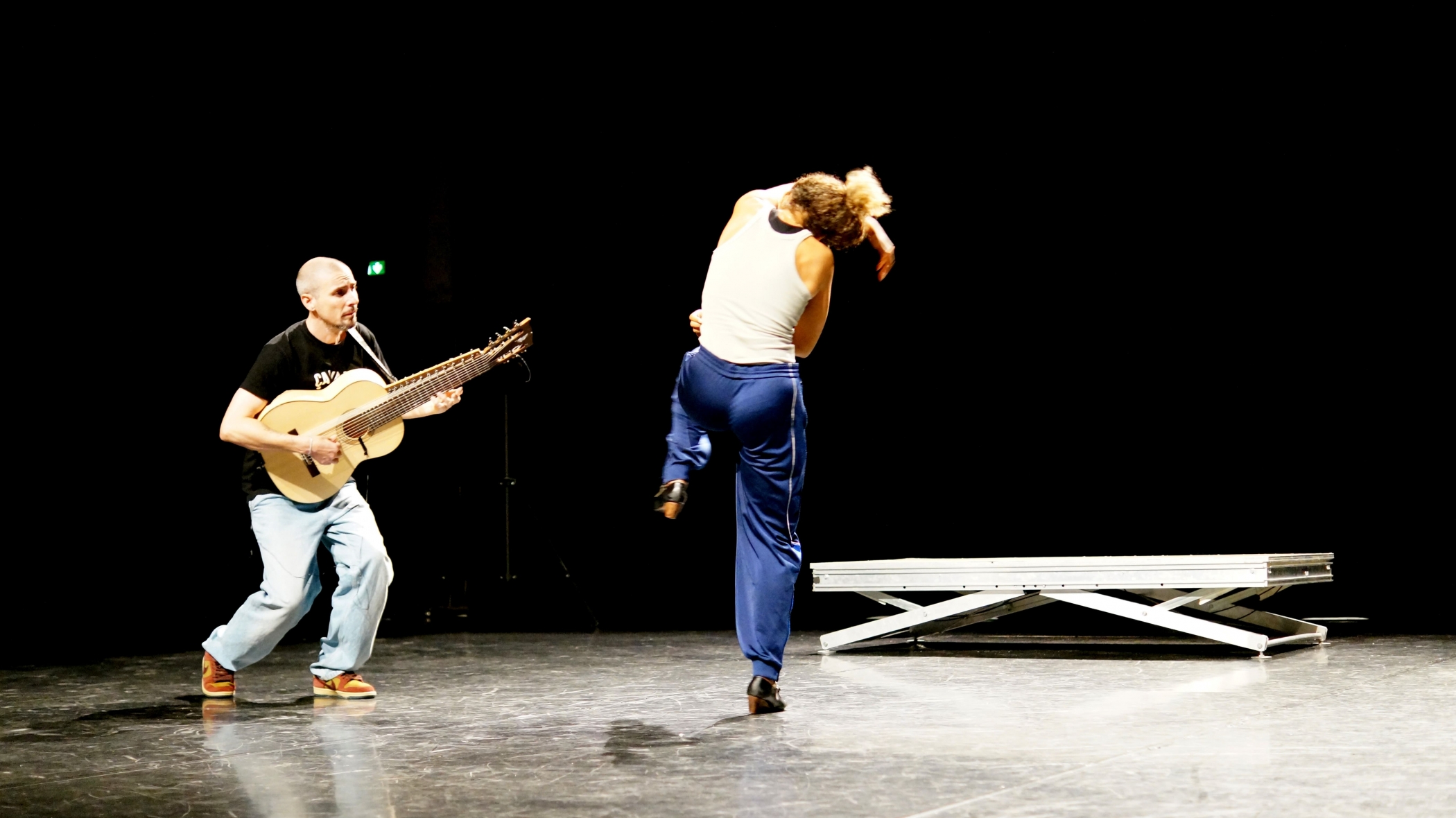 Le plateau fait sa rentrée sur des airs de flamenco avec Miscea Danse
