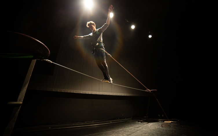 Atelier cirque « Jeux d’équilibre et contre-poids »